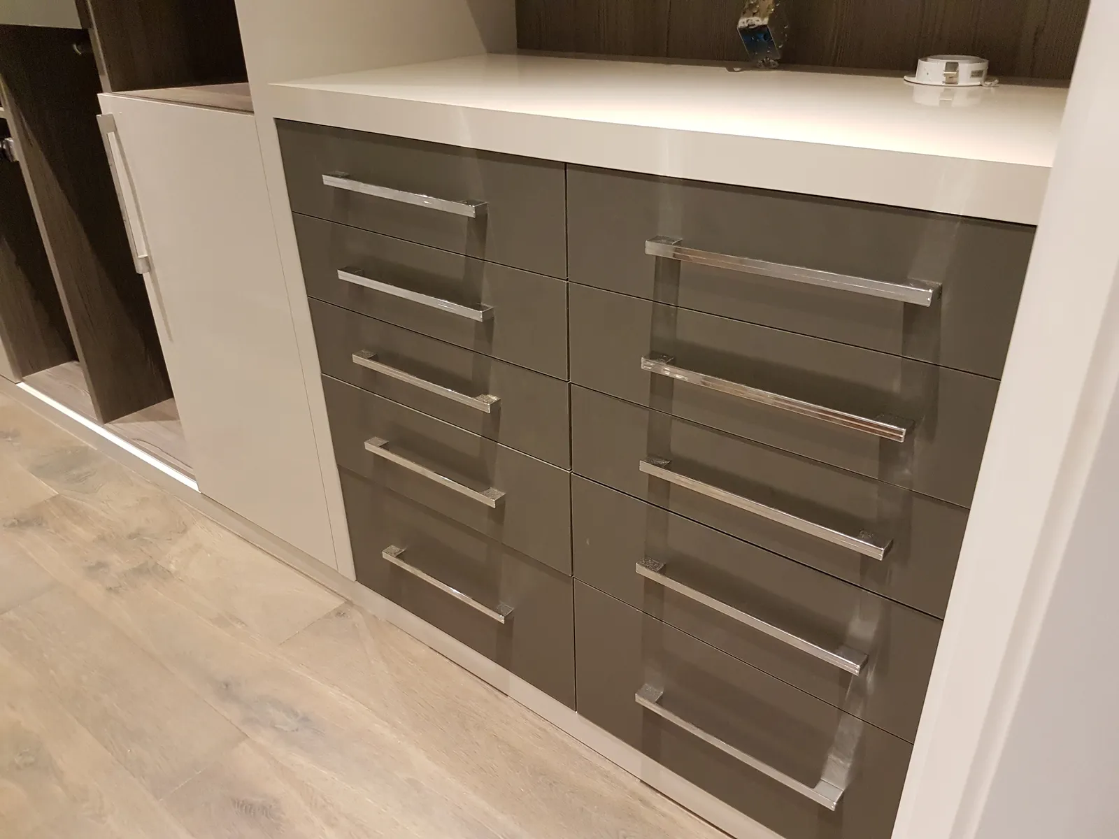 Closets & Living Spaces — Canada Elite Build Group
