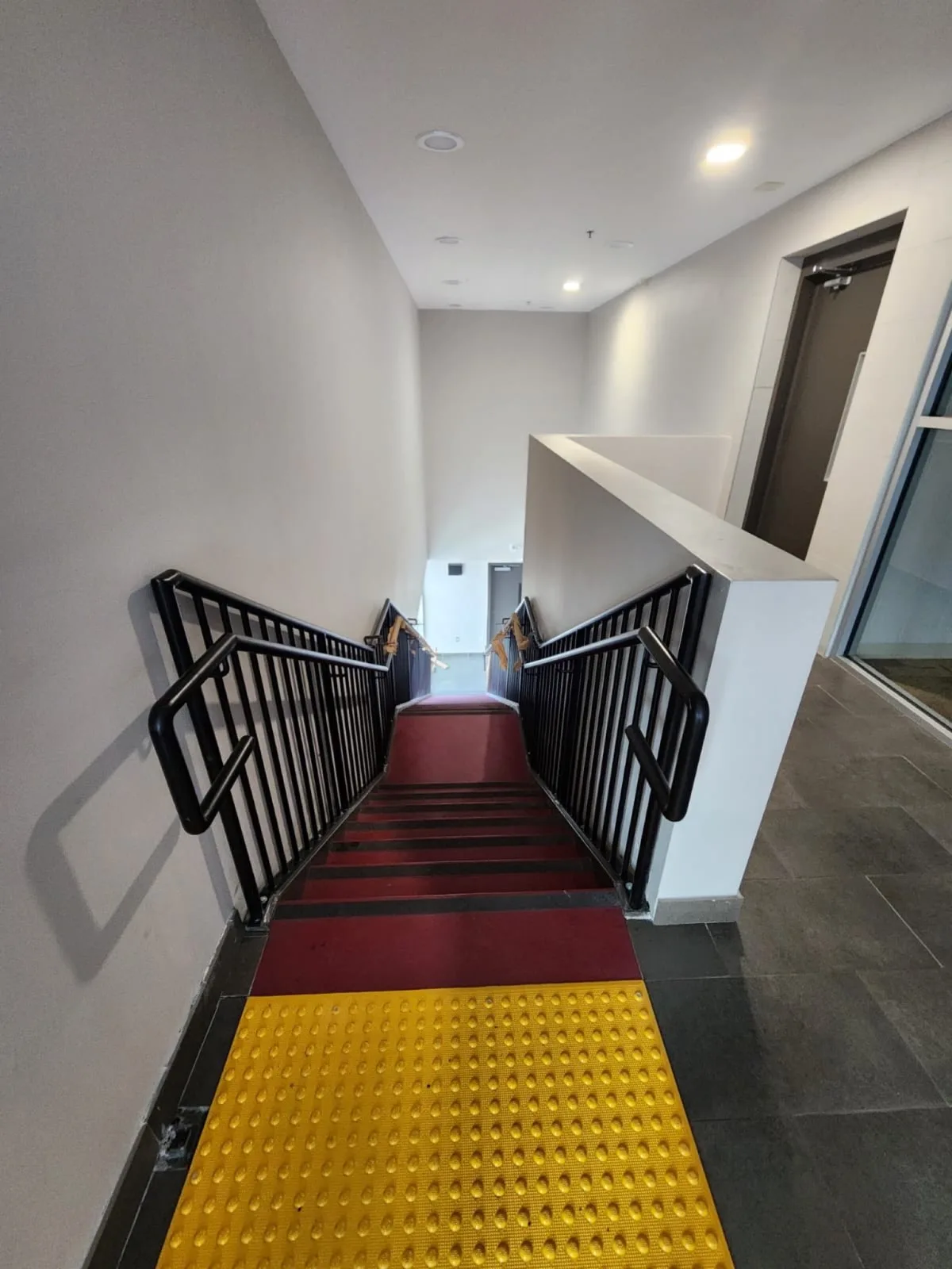 Commercial Railing — Canada Elite Build Group