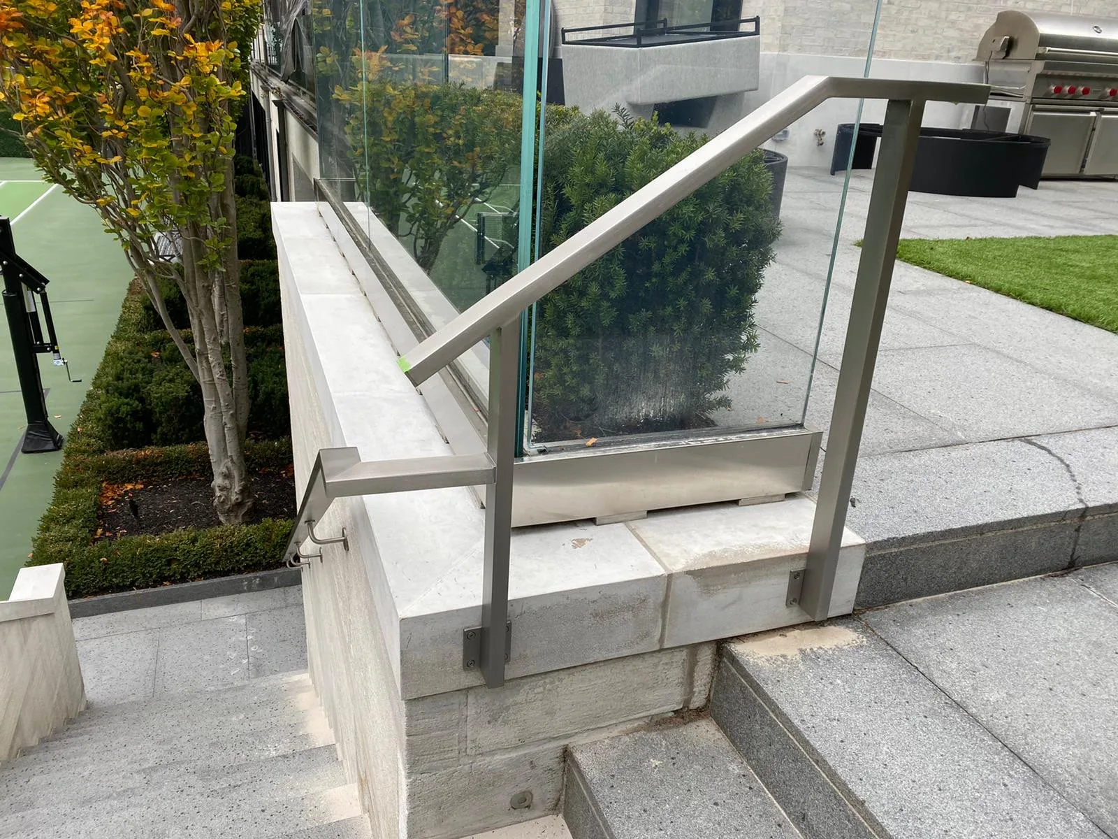 Exterior Railings — Canada Elite Build Group