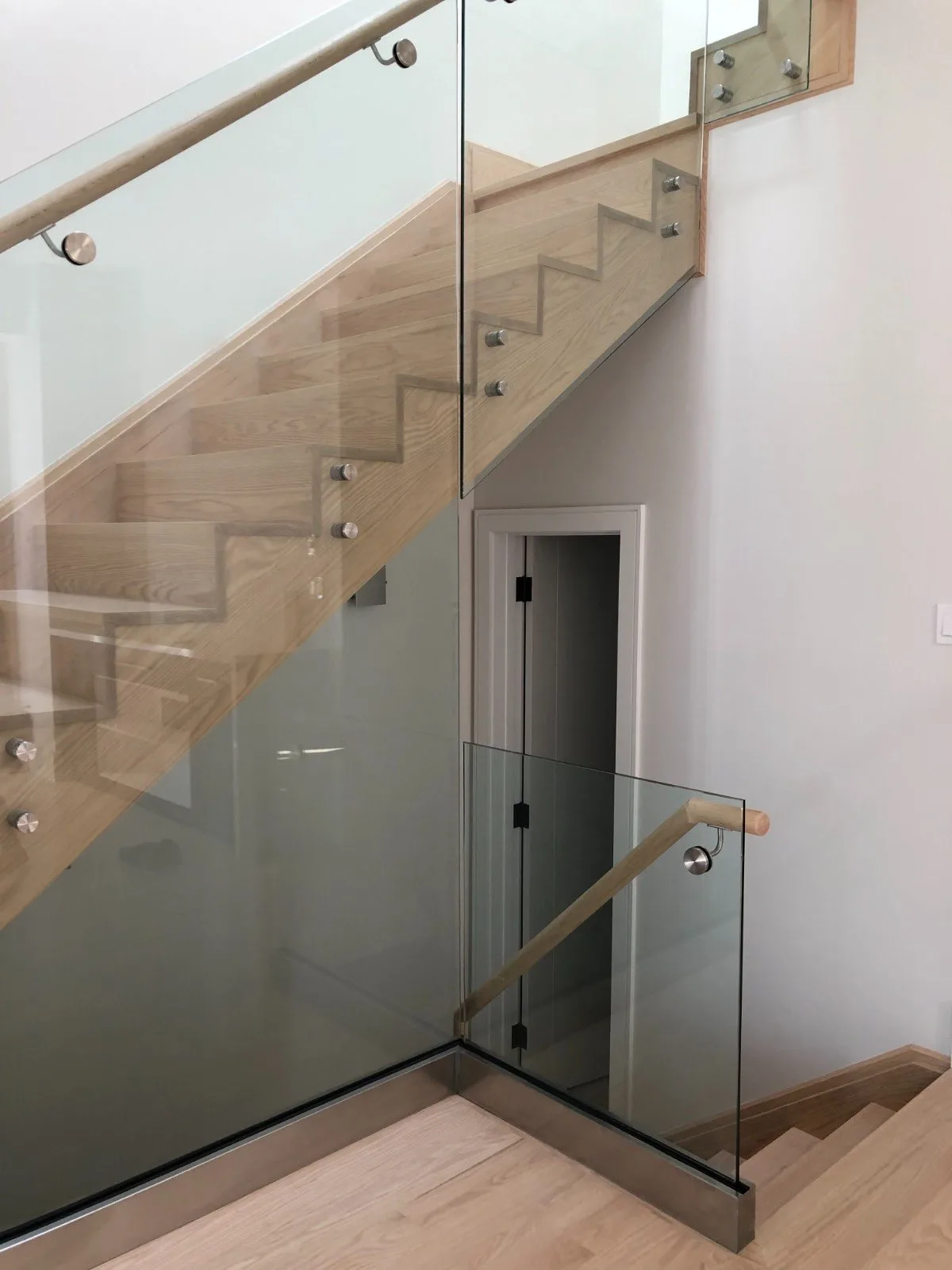Interior Railings — Canada Elite Build Group