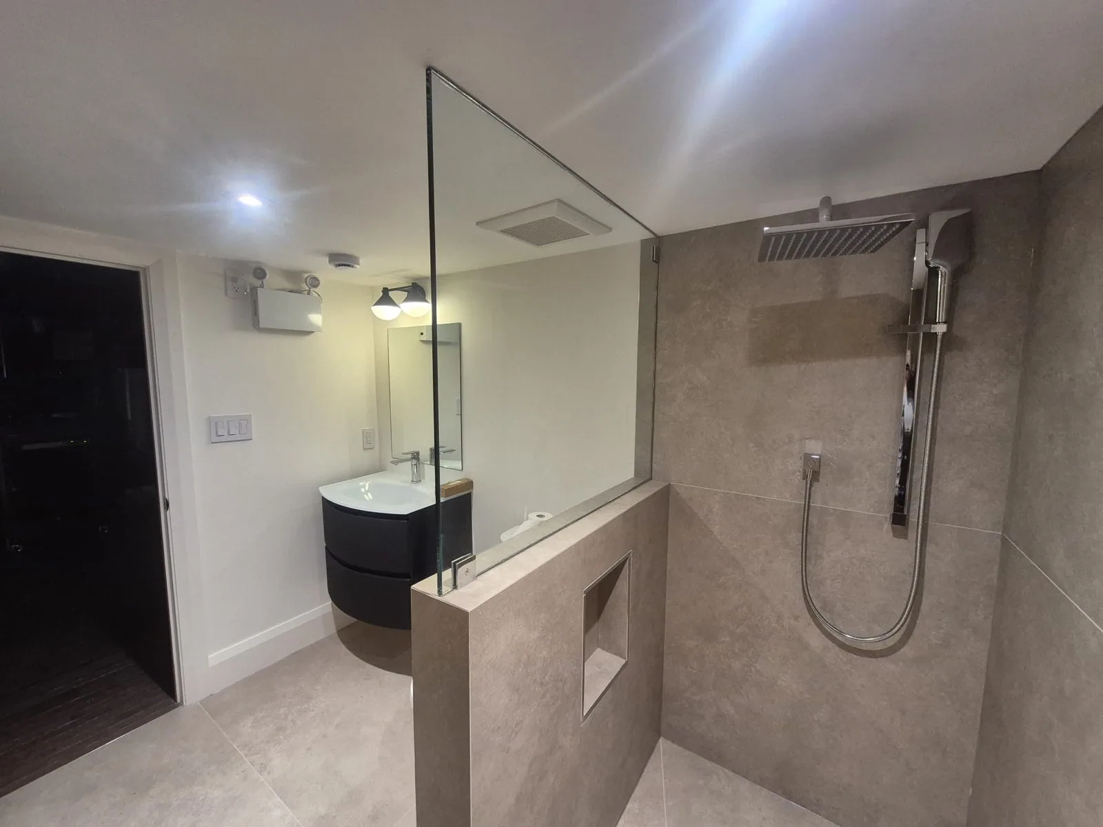 Interior Railings — Canada Elite Build Group
